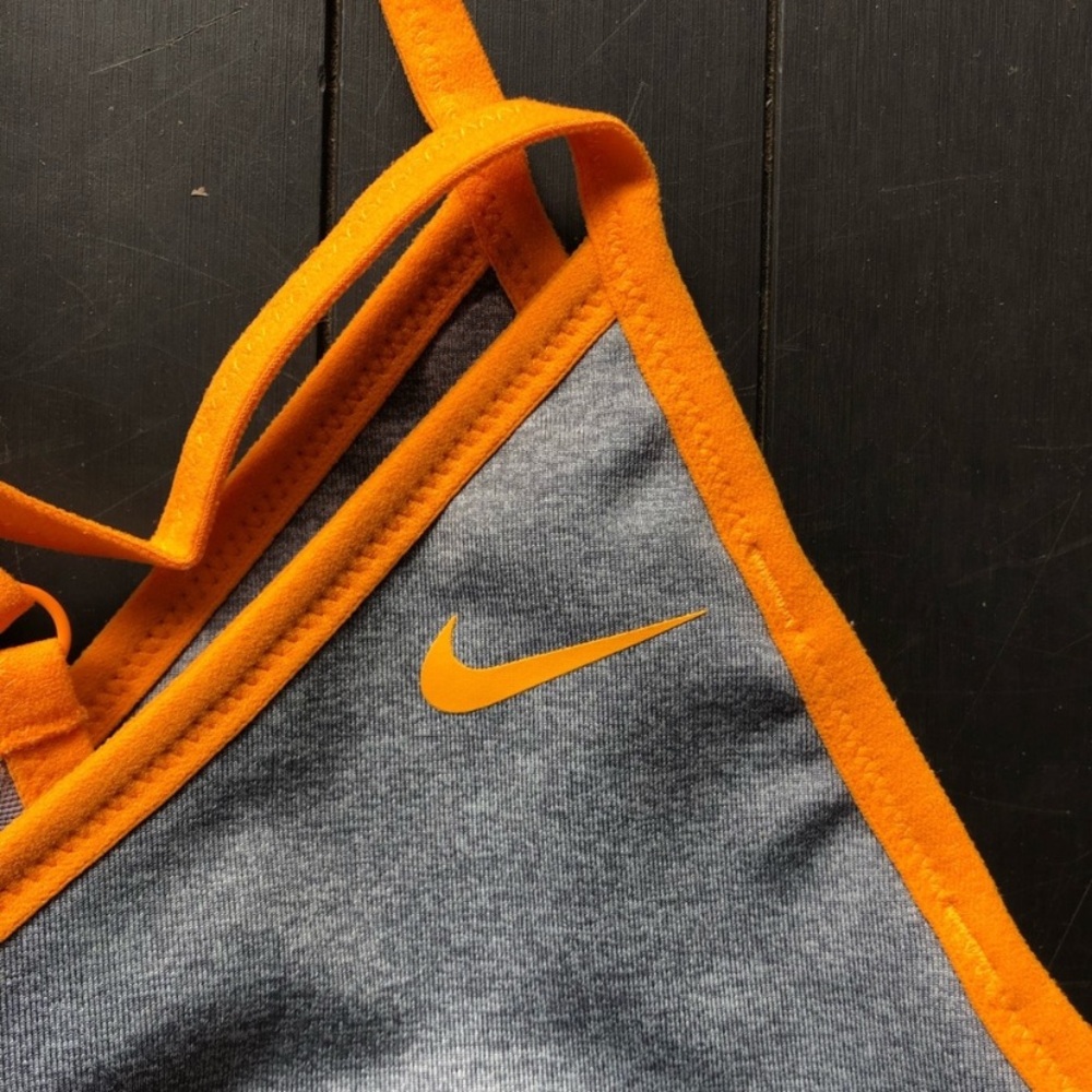New nike sports bra - Picture 3 of 5